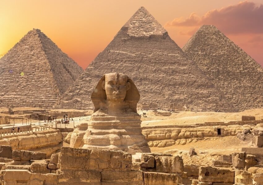 Day trip to Pyramids from Cairo