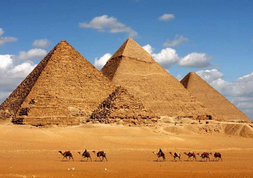 Day trip to Pyramids from Cairo